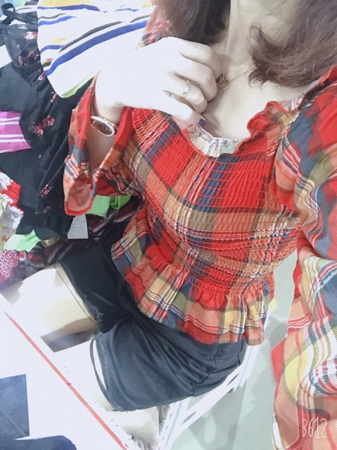 Áo croptop Bẹt Vai Tay Loe Xuất Xịn