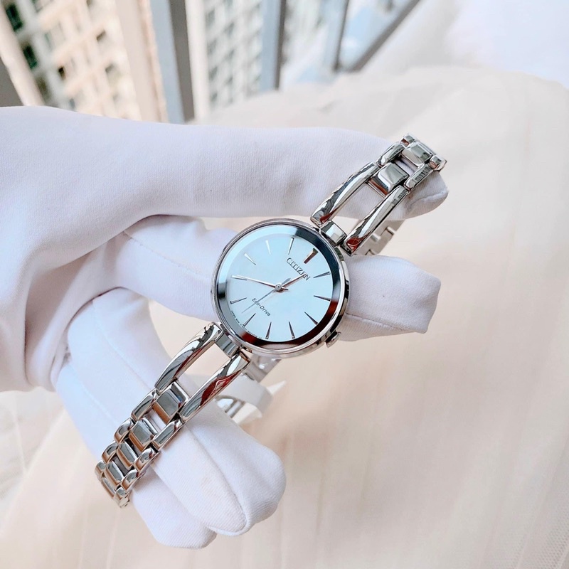 Đồng hồ nữ Ci.ti.zen Eco-Drive  EM màu trắng .