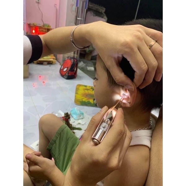 Dụng cụ lấy ráy tai có đèn kèm hộp