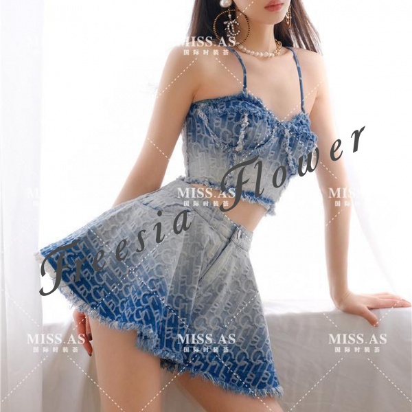 Set Đồ Bộ Áo Thun Ngắn Tay Quần Culottes Denim Màu Gradient Dành Cho Nữ