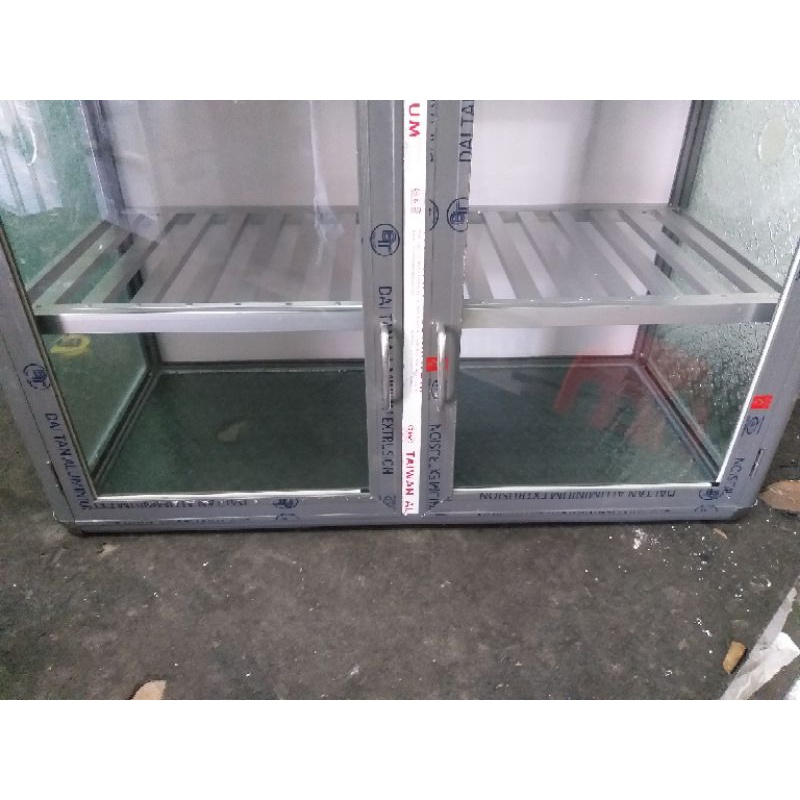 Tủ nhôm kính chén bát loại treo tường 2 cánh.
