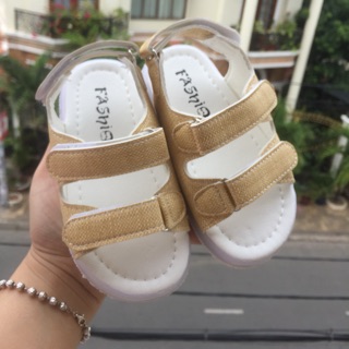 Giày đèn sandal