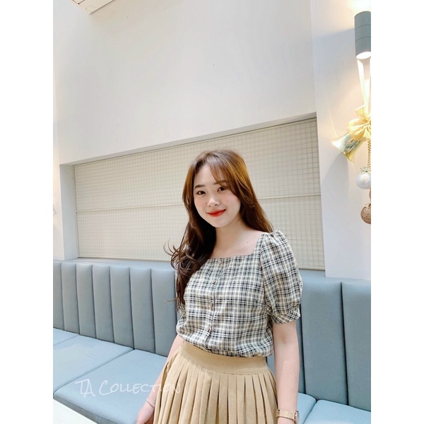 áo thô kẻ cúc gỗ