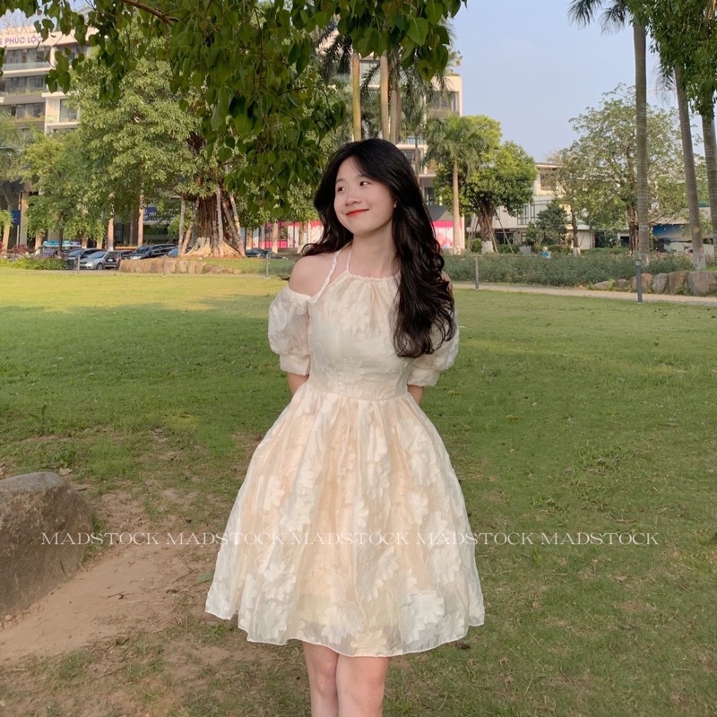 ĐẦM - VÁY TRẮNG HOA NỔI *CADE* YẾM TRỄ VAI 💕 | BigBuy360 - bigbuy360.vn