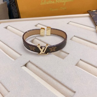 Vòng đeo tay LV,VL (freeship từ 50k)