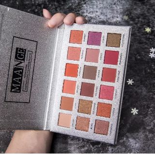 BẢNG PHẤN MẮT NHŨ LÌ MAANGE 18 Ô