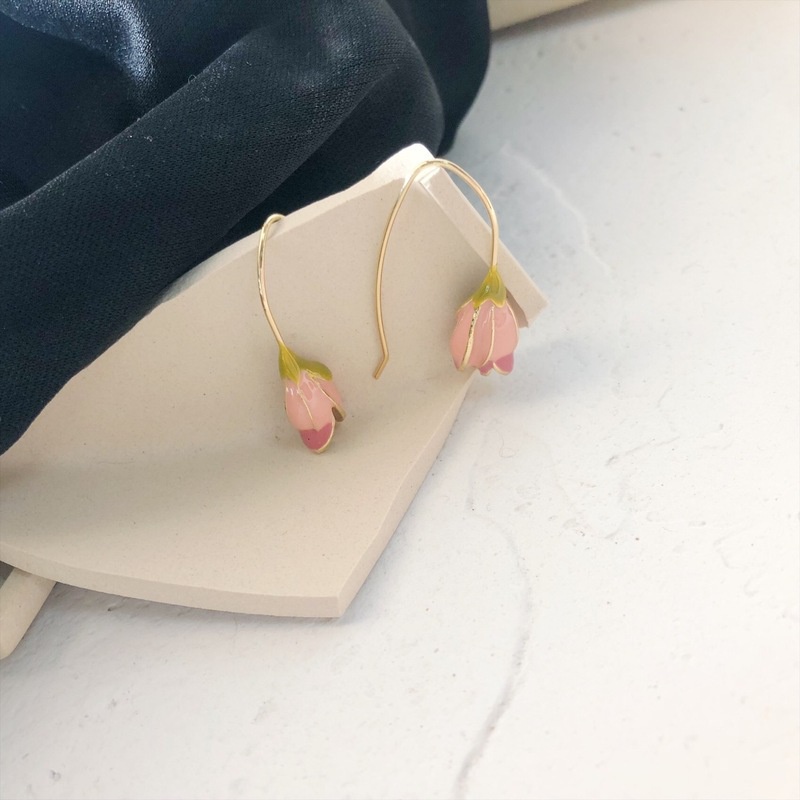 Bông Tai Hình Hoa Tulip Đơn Giản Dễ Phối Đồ Phong Cách Nhật Hàn