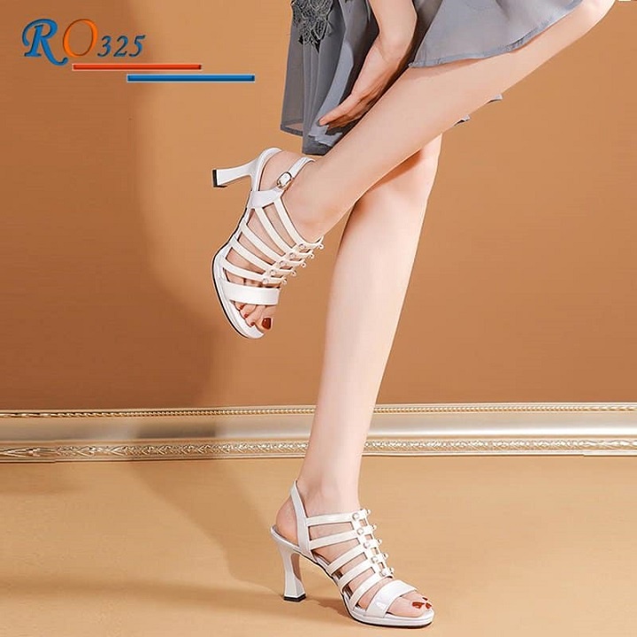 Giày sandal nữ cao gót 9 phân màu đen trắng hàng hiệu rosata ro325