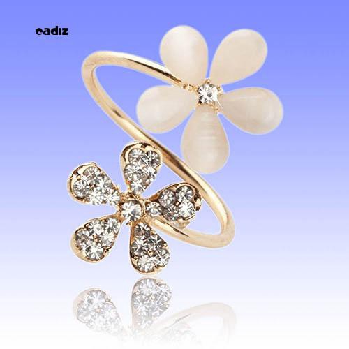 Nhẫn hở đính đá hình hoa cúc sang trọng