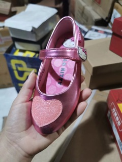 Giày hello kitty