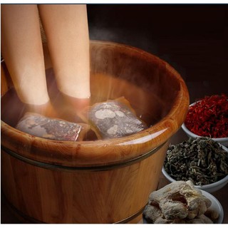 Thảo dược ngâm chân.