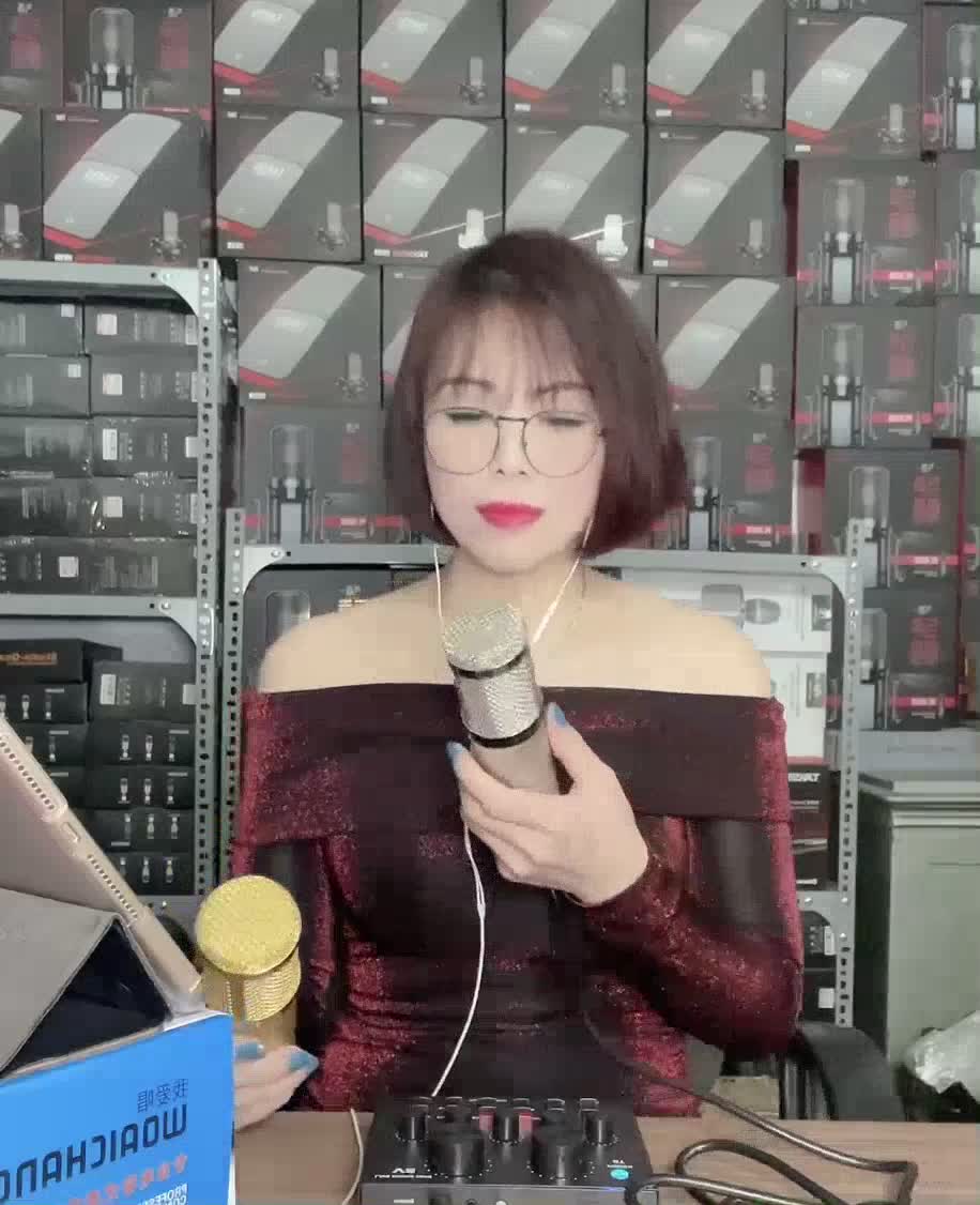 Combo bộ Mic Thu Âm, Hát Karaoke,Livestream online cực hay(Trọn Bộ Souncard V8,Bm900) | BigBuy360 - bigbuy360.vn