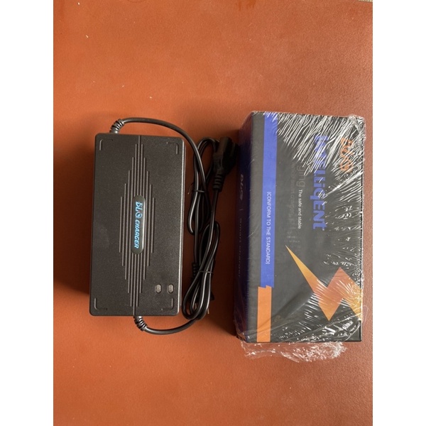 Sặc xe điện 48V-12AH dùng cho xe ninja , Yamaha , M133 có chế độ tự động ngắt khi đầy bình chống phồng bình acuqy