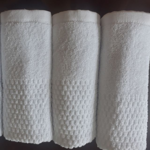 Khăn lau đầu trắng khách sạn