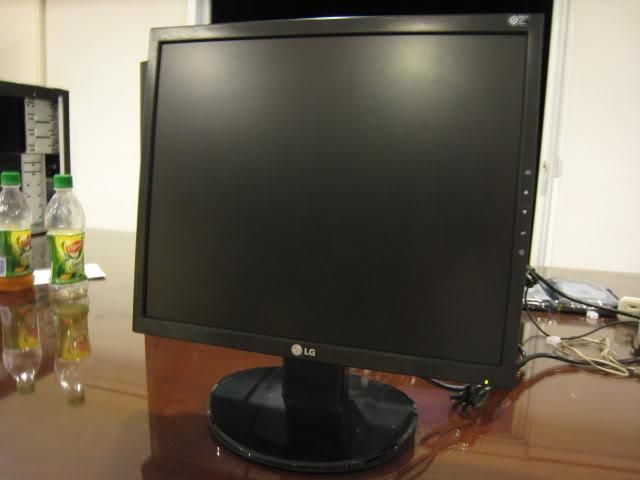 Màn hình 17 in vuông - cực đẹp | BigBuy360 - bigbuy360.vn