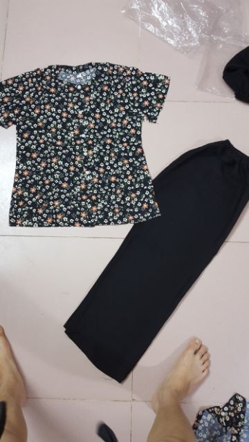 Bộ áo lanh quần dài đen bà già