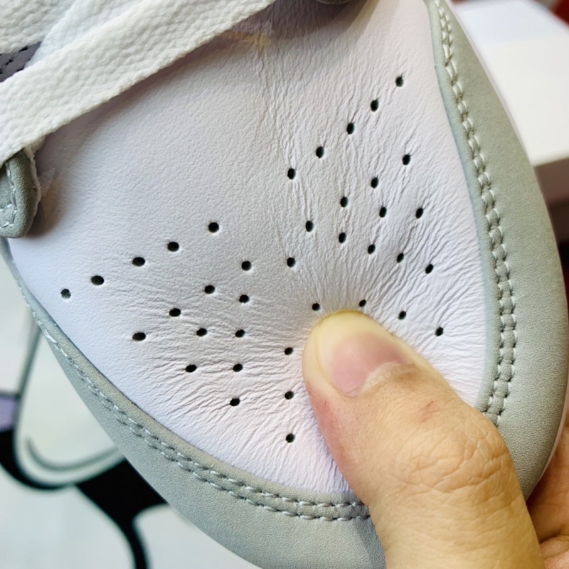 Giày thể thao sneaker cổ thấp Air Jordan 1 Low Wolf Grey Hàng SC