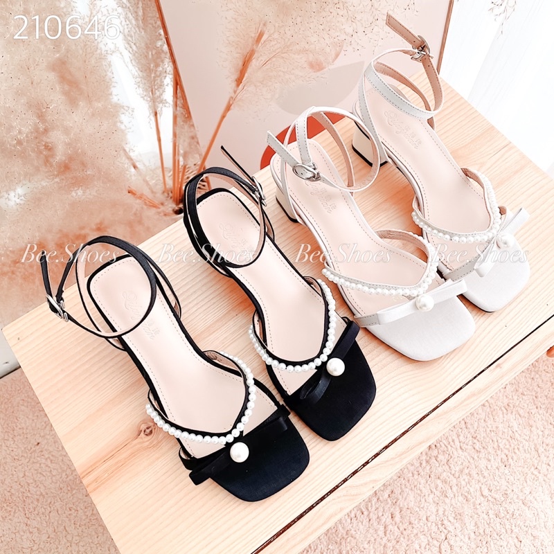 BEESHOES - SANDANL ĐÍNH NGỌC GÓT TRỤ CAO 5 PHÂN - SANDANLS DA LỤA ÊM CHÂN DỄ ĐI SANG CHÂN SẴN MÀU ĐEN - KEM 210646
