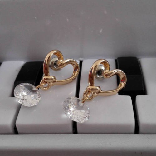 Hoa tai hình trái tim đính đá zircon thời trang cho nữ