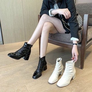 Boot nhăn da bóng