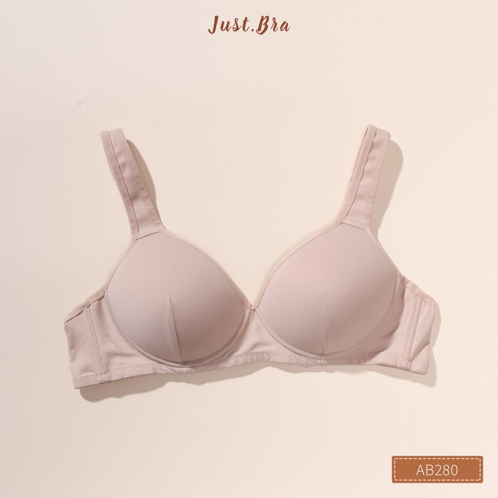 Áo ngực Just Bra có đường may giả gọng, quả ngực tròn lên form AB280