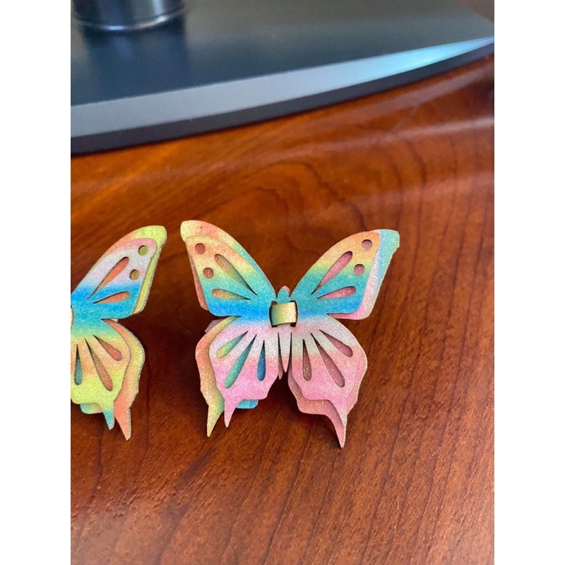 Charm bướm siêu hot trên dép Havaianas