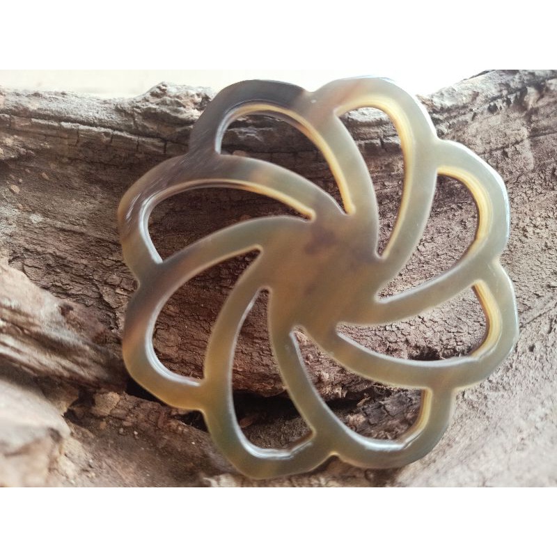 Dây chuyền  bằng sừng trâu tự nhiên, dây đeo bằng da tự nhiên, đường kính 6cm