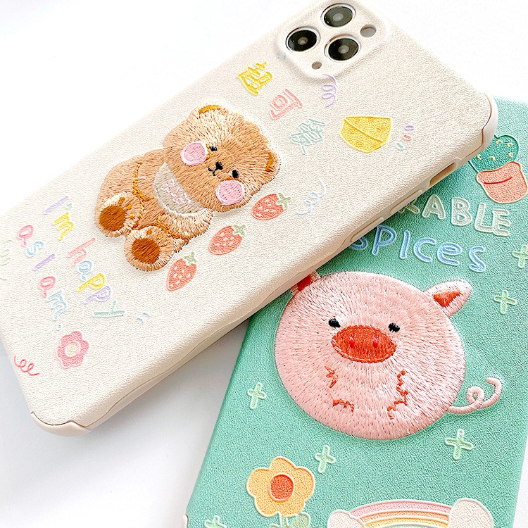 Ốp lưng iphone Bear & Pig thêu viền chống va đập 5/5s/6/6plus/6s/6splus/7/7plus/8/8plus/x/xs/11/12/pro/max/plus/promax