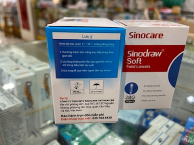 Que thử Đường huyết Safe - Accu SINOCARE (gồm 1 hộp que thử 50 que + 1 hộp kim 50 chiếc)