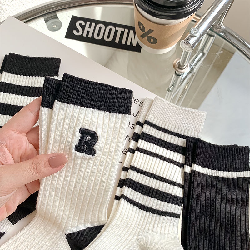 Tất thể thao WAFNHA họa tiết sọc trắng đen D501 phong cách Nhật Bản thời trang cho nữ