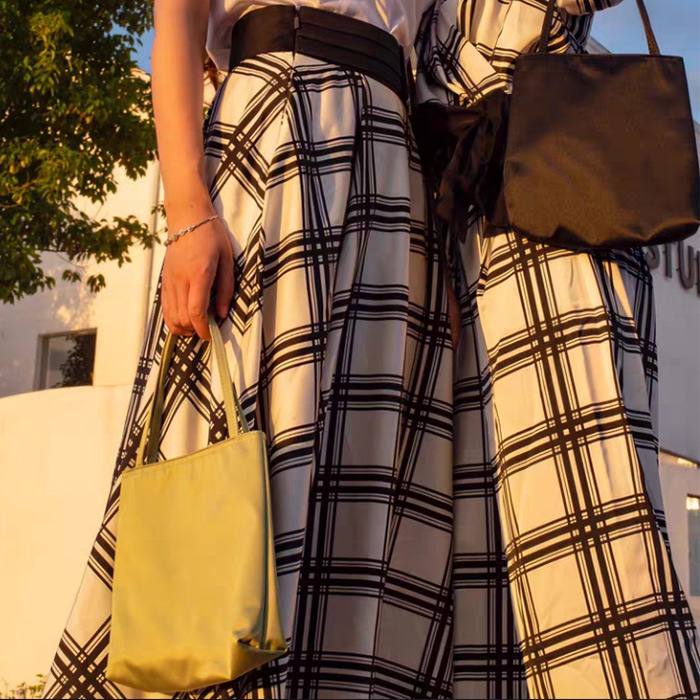 Túi đeo dưới cánh tay phong cách retro dễ phối đồ