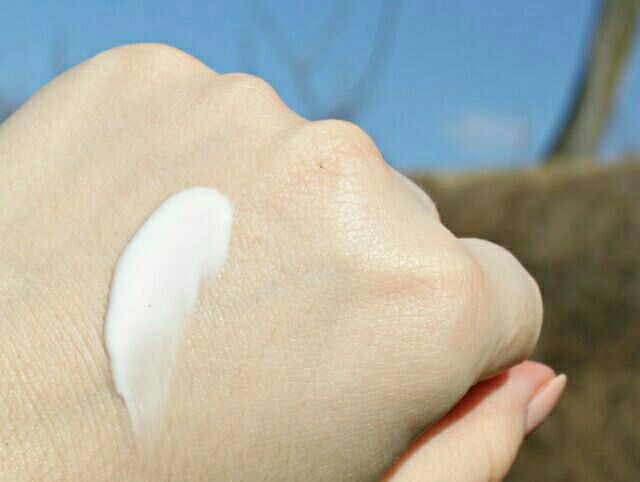 Sữa rửa mặt Korres Greek Yoghurt Foaming Cream Cleanser