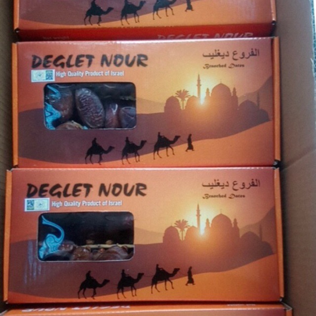 Chà là nguyên cành hop 500g