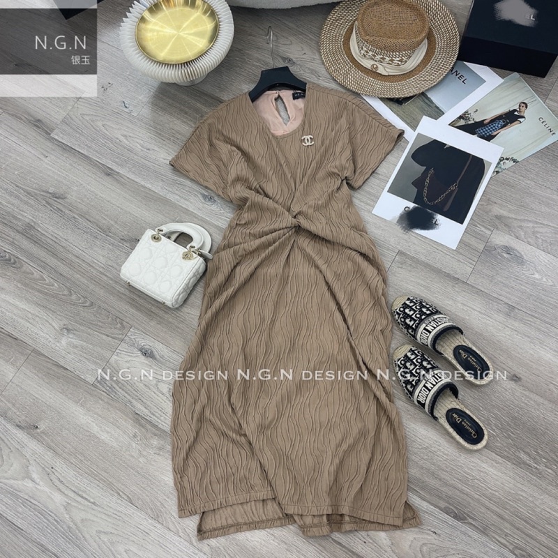 Váy xuông xoắn eo tăm sóng kèm tag đá