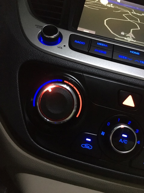 Núm điều hoà xe accent 2018- 2022