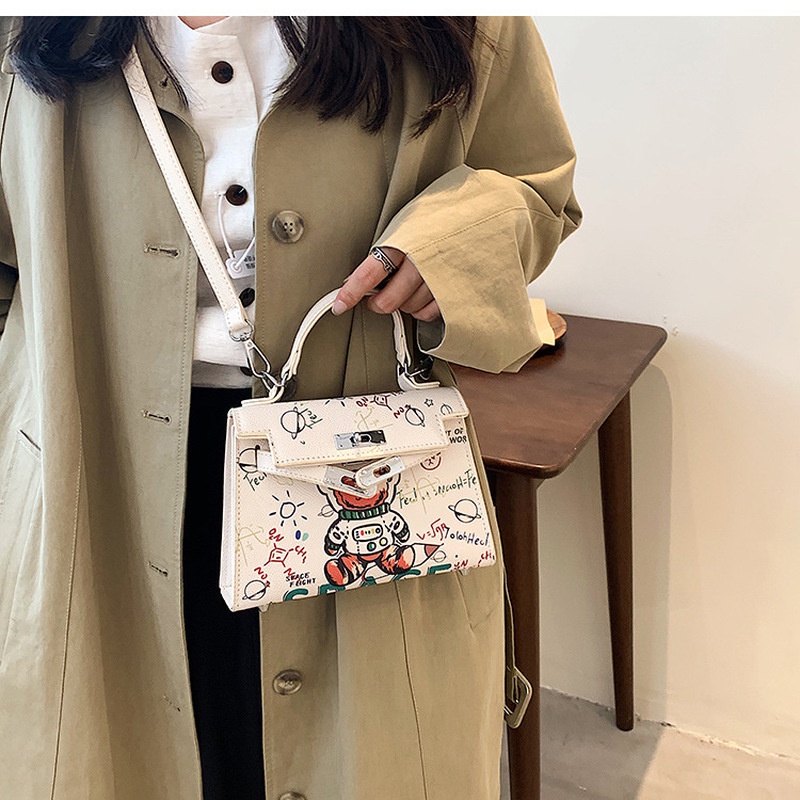 Túi Da Đeo Chéo Mini Chuwanglin Hình Gấu Graffiti Thời Trang Cho Nữ