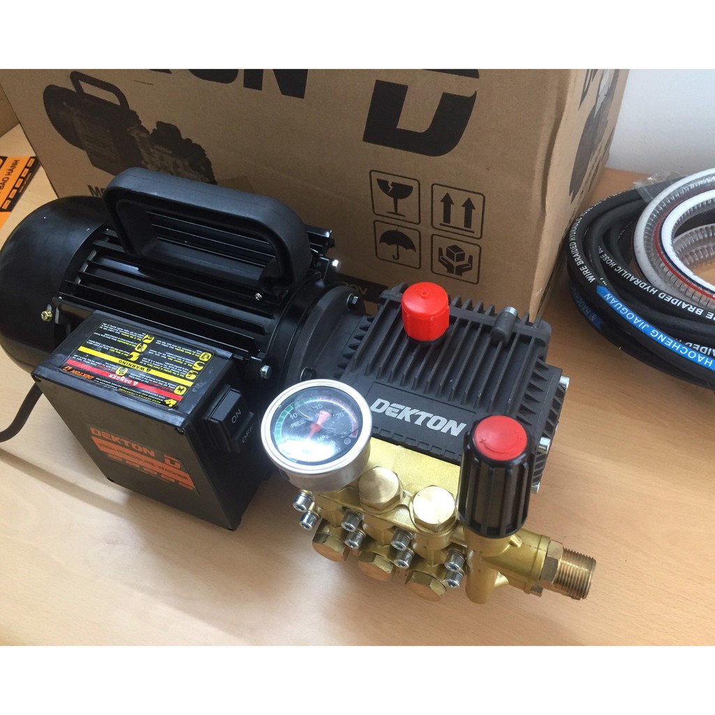 Máy rửa xe Dekton DK2000S 2000W - Tặng Bình Bọt 1 Lít