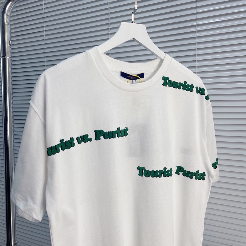⚡️ - Áo Tee Luon Vuituoi Touris vs Purist Printed Tee, Áo thun LV