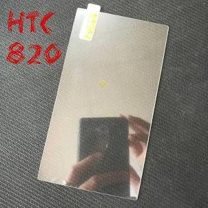 KÍNH CƯỜNG LỰC HTC D820 ,D826 Kính trong suốt mài cạnh tặng kèm khăn lau.