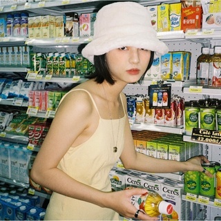 Nón lông trắng đen FUR BUCKET HAT