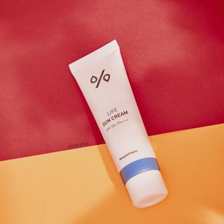 Kem Chống Nắng Leegeehaam Life Sun Cream SPF50+ PA++++ 50ml