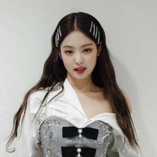Kẹp tóc kim loại hình jennie đính ngọc trai blackpink