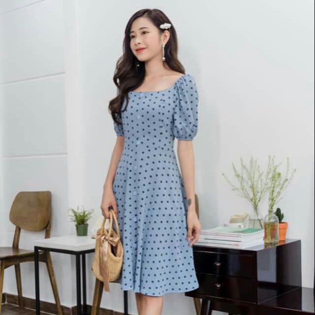 Đầm xanh chấm bi trễ vai thời trang