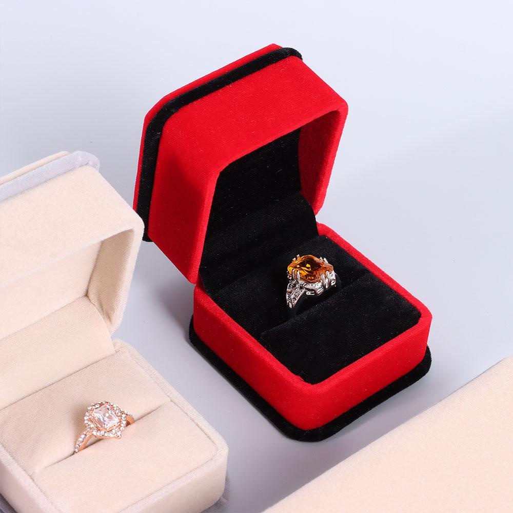 Hộp Đựng Trang Sức Hình Hoa Hồng Sang Trọng