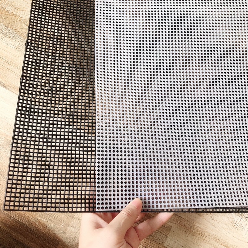 Tấm canvas lót túi xách lỗ tròn, lỗ vuông size 33x50cm
