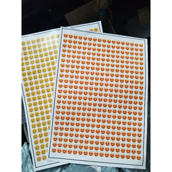 200 sticker mặt cười, mặt mếu...hoặc hình theo yêu cầu  làm phần thưởng cho các bé đáng iu lắm nha