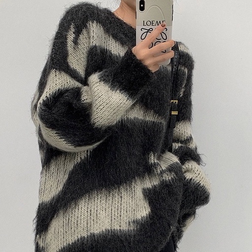 Áo Lông Mượt Họa Tiết Kẻ Ngang Xám Trắng Thu Đông Thời Trang Becky