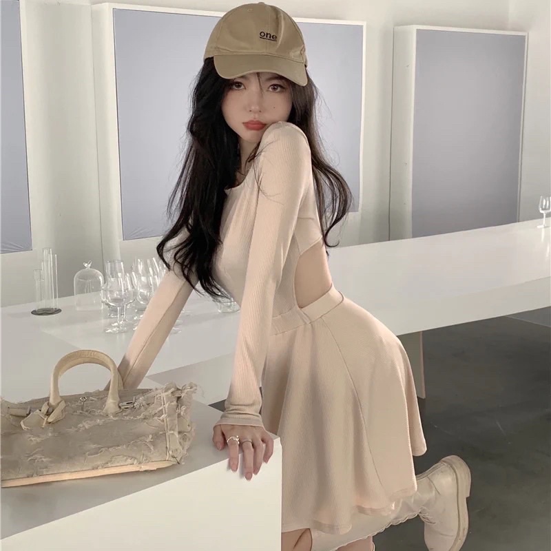 Đầm body xoè hở lưng Ulzzang