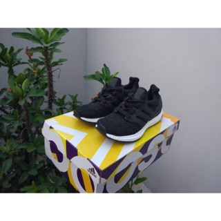 Giầy Utra boost đen đế trắng