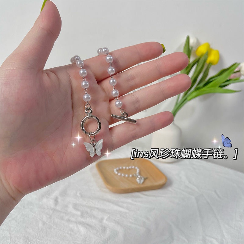 Vòng tay đính ngọc trai mặt hình bướm đơn giản không phai màu dễ phối đồ cho bạn gái | BigBuy360 - bigbuy360.vn